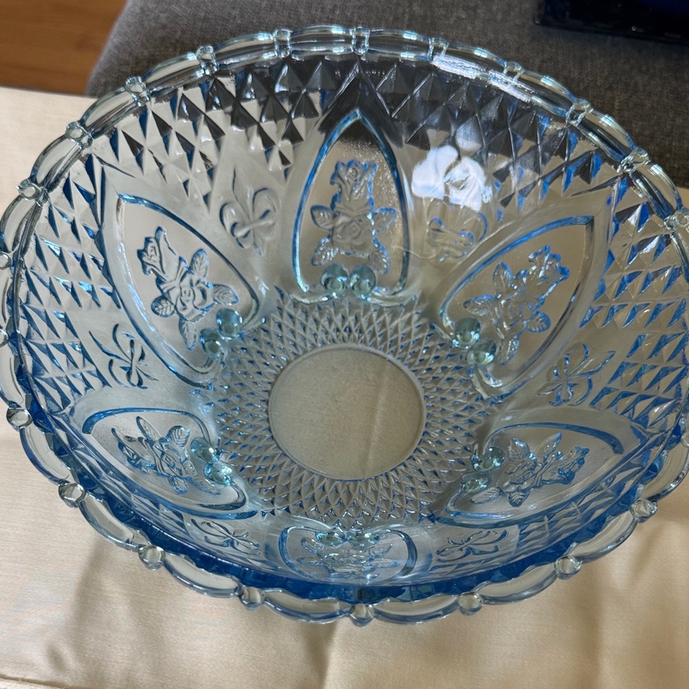 Vtg Kig Indonesia Footed Blue Diamond Rose Fleur De Lis Glass
Serving Bowl 10"